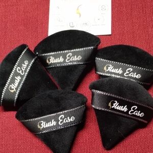 Blush Ease Black Makeup Applicators
